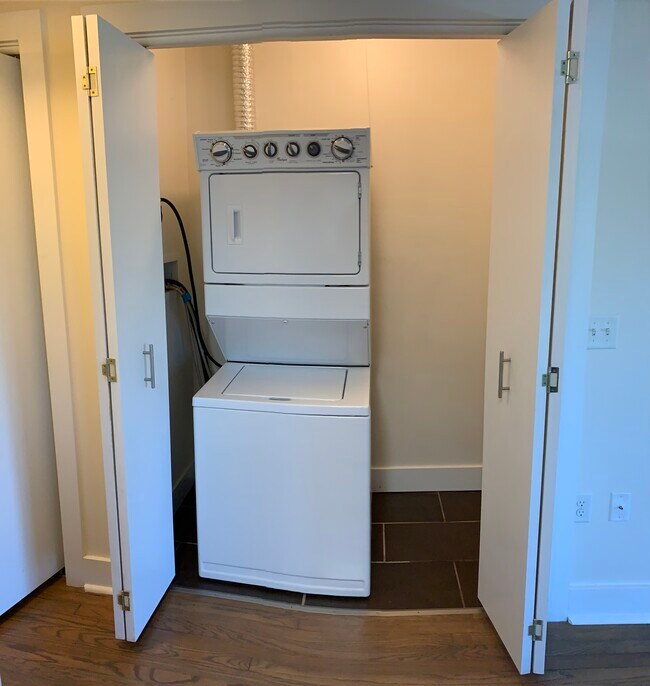 Laundry - 3815 Cuming St