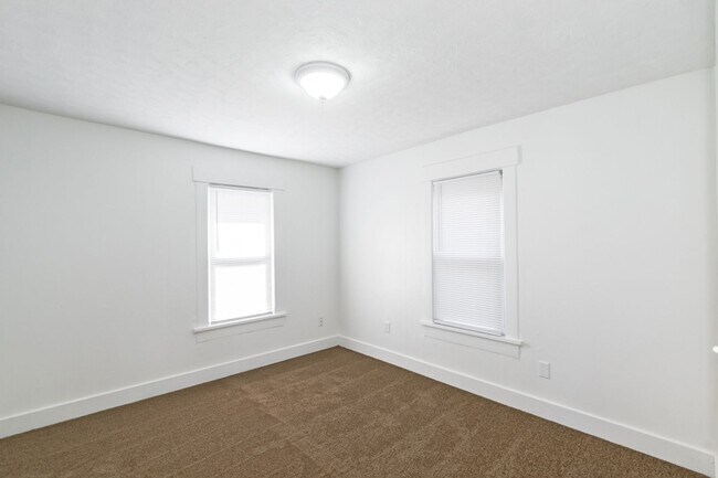 Building Photo - 1017 Mosley Ct SW