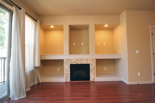 Building Photo - 2945 SW 187th Ave