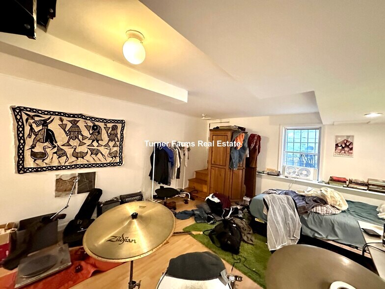 Building Photo - 8 Sewall St