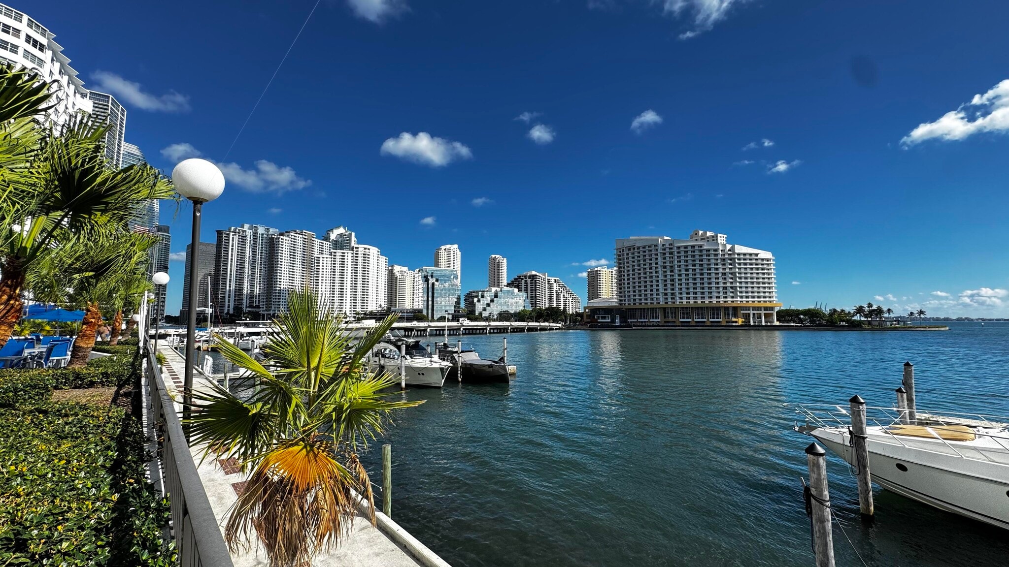 Building Photo - 801 Brickell Bay Dr