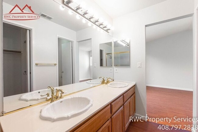 Building Photo - 1459 Chavez Way