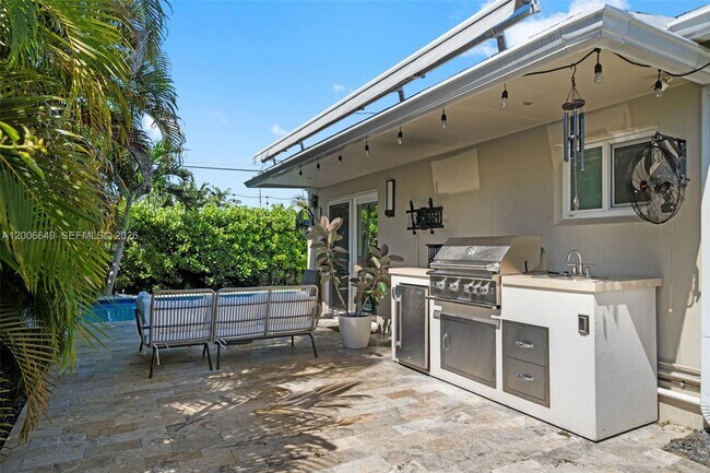 Building Photo - 930 N 11th Ct