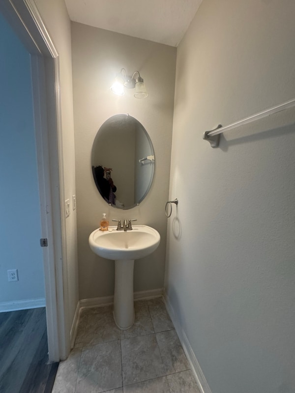 Building Photo - 1211 Chervil Dr