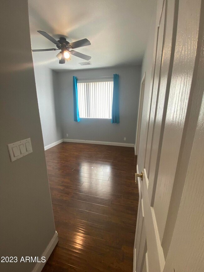 Building Photo - 2331 W Toledo Pl