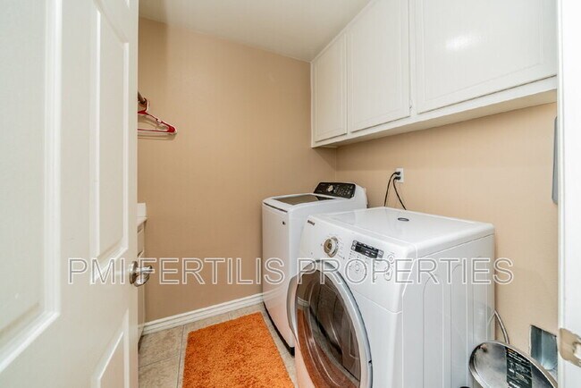 Building Photo - 12494 Breeze Ln