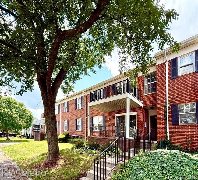 Building Photo - 27654 Echo Valley W