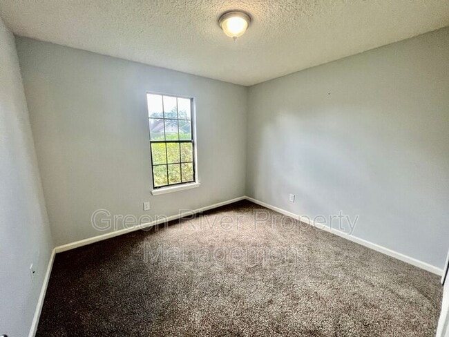 Building Photo - 3248 Dowitcher Ln
