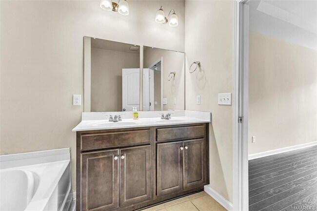 Building Photo - 9348 Turnberry Park Dr
