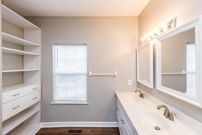 Building Photo - 6010 Inishmore Ln