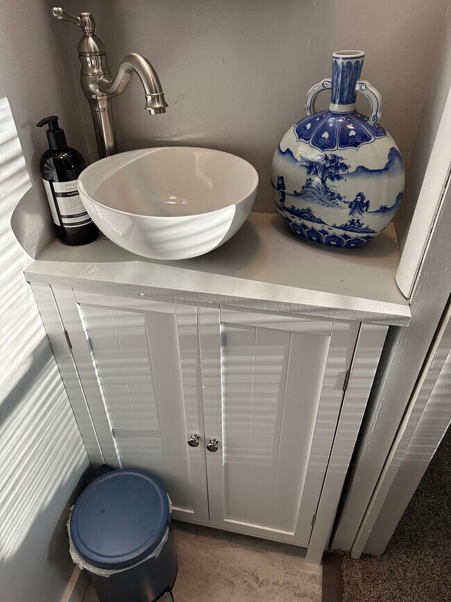 Building Photo - 2425 N Headley Rd