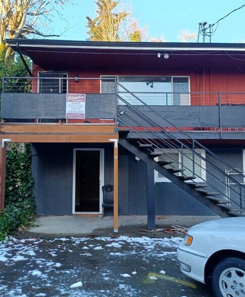 Building Photo - 5120 S Roxbury St