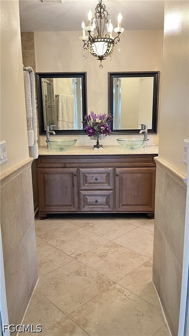 Building Photo - 213 SE 21st St