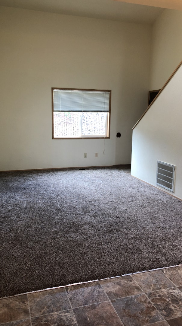 Building Photo - Location Location Location! Townhome Just ...