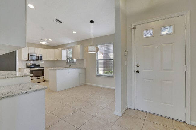 Building Photo - 1022 Island Manor Dr