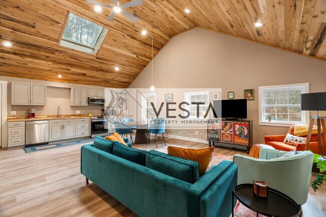 Building Photo - 460 NC-208