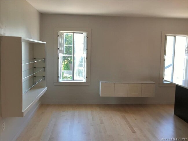 Building Photo - 25 Hancox St