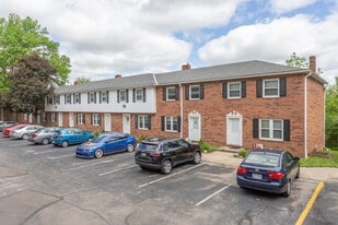 Building Photo - Woodland Pointe