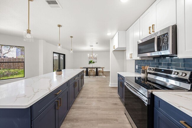 Building Photo - Stunning 3/BR, 2/BA Modern Rental Home – A...