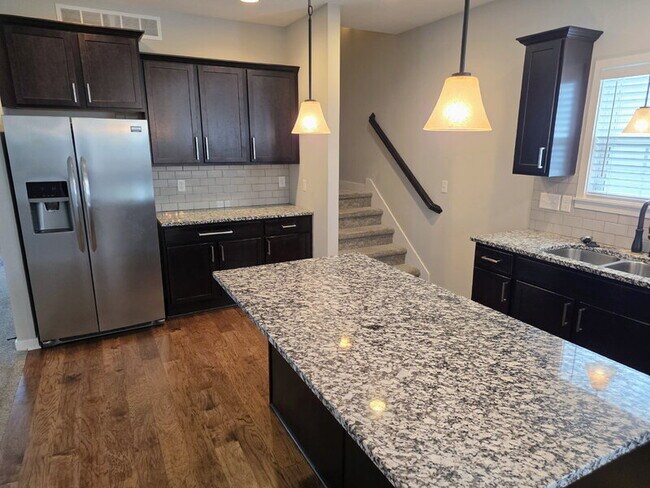 Building Photo - 5555 S Prairie View Dr