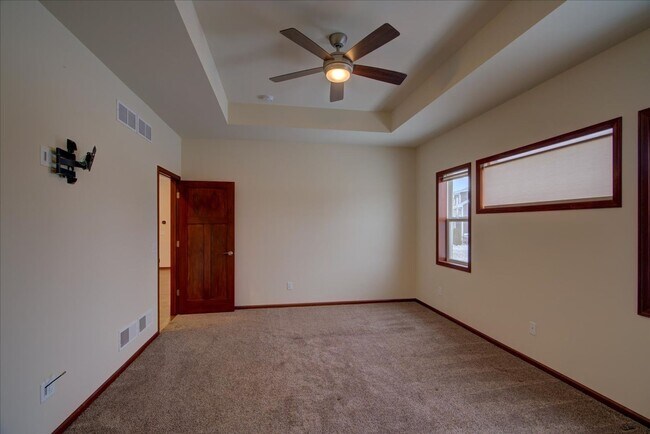 Building Photo - 525 Dragon Willow Ln