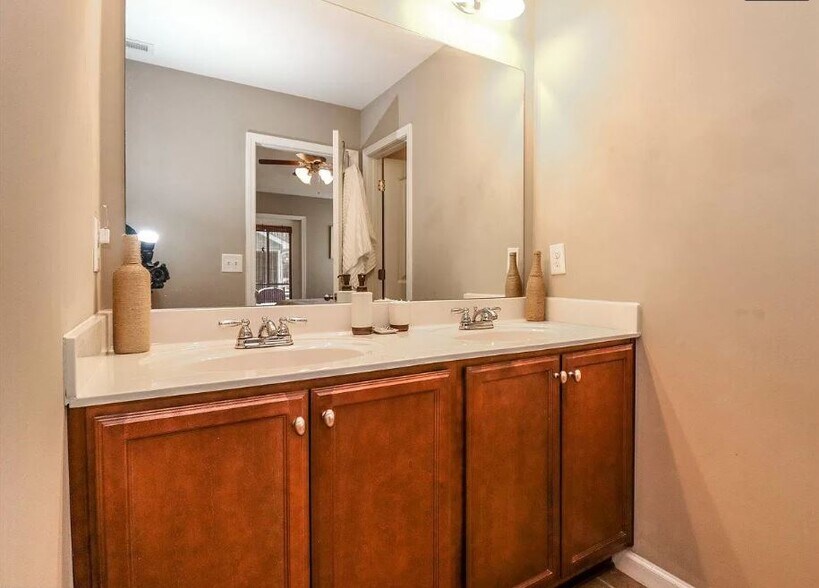 Double sinks in master bath - 452 Bowers Rd