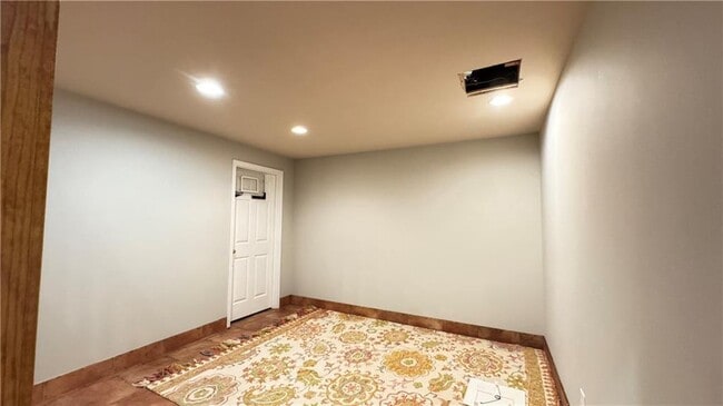 Building Photo - 7195 Devonhall Way