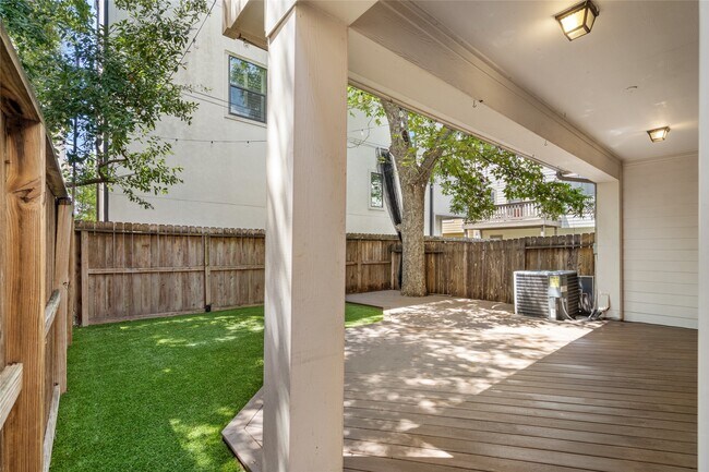 Building Photo - 5337 Nolda St