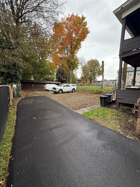 Building Photo - 620 W 5th St