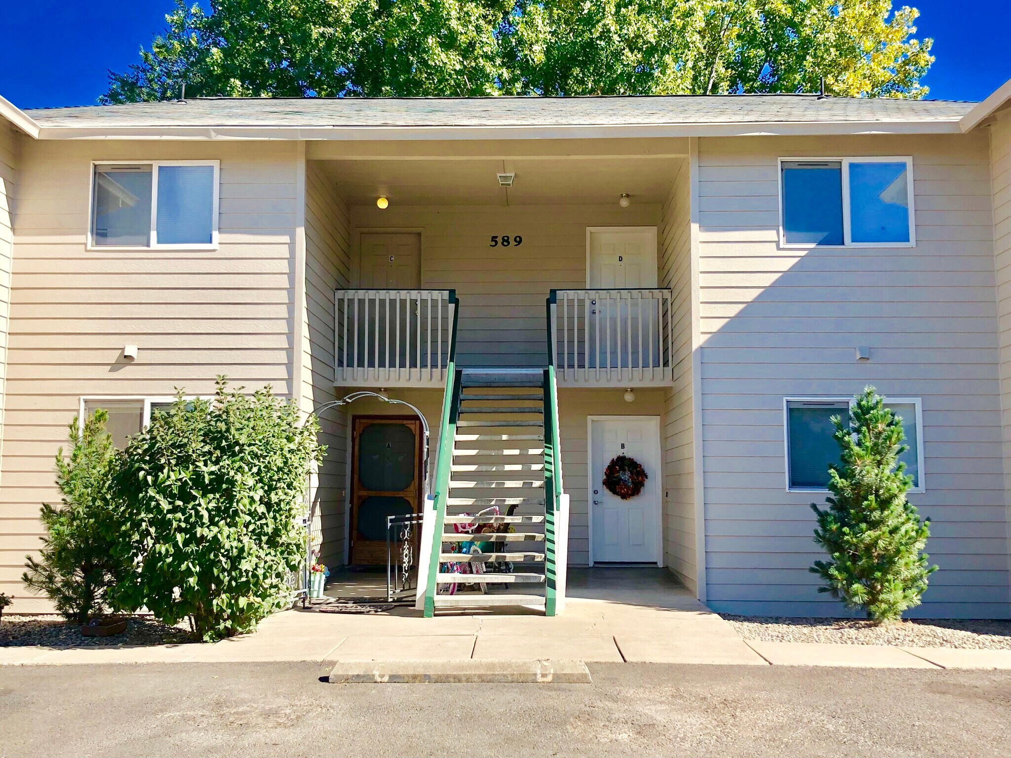 Building Photo - 589 Van Wey Cir