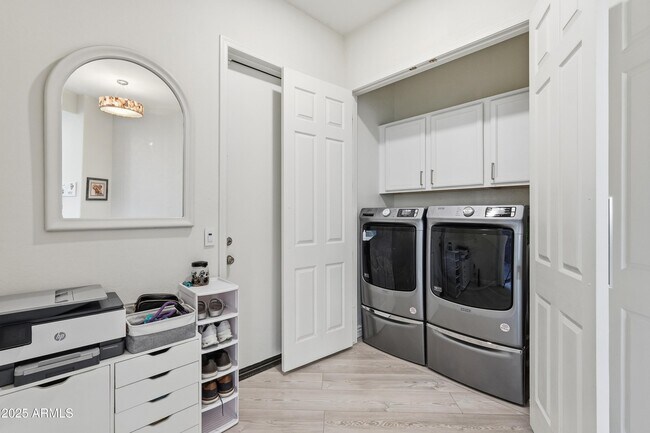 Building Photo - 20802 N Grayhawk Dr