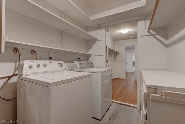 Building Photo - 3905 Landsdown Pl