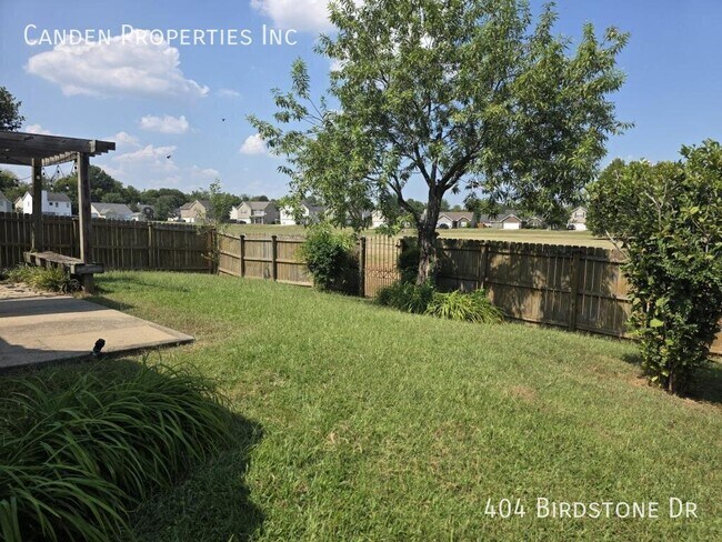 Building Photo - 404 Birdstone Dr