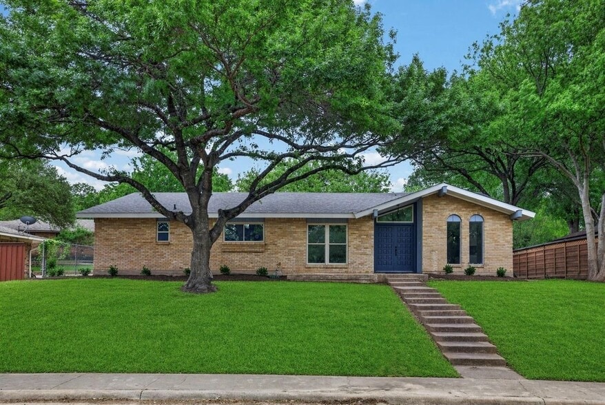 Building Photo - 3204 Greenbriar Ln