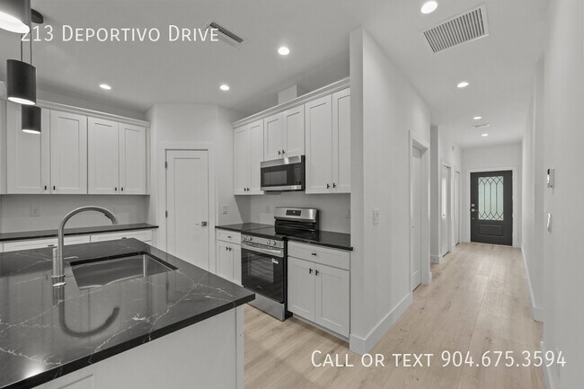 Building Photo - 213 Deportivo Dr