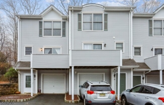Primary Photo - 26 Woods Edge Rd