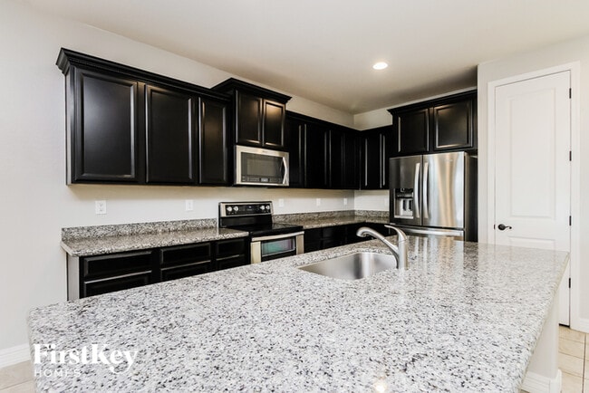 Building Photo - 200 E Toscana Dr