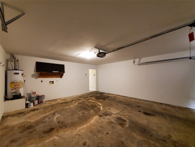 Building Photo - 1413 Bridle Path