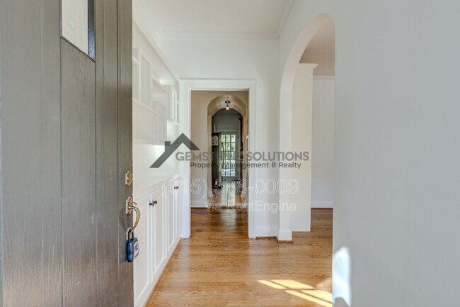 Building Photo - 502 32nd Ave S