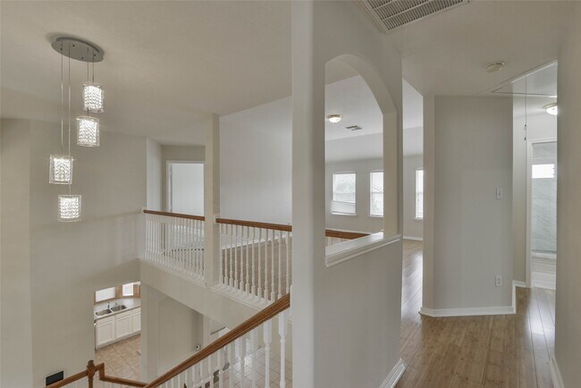 Building Photo - 15707 Sandisfield Ln