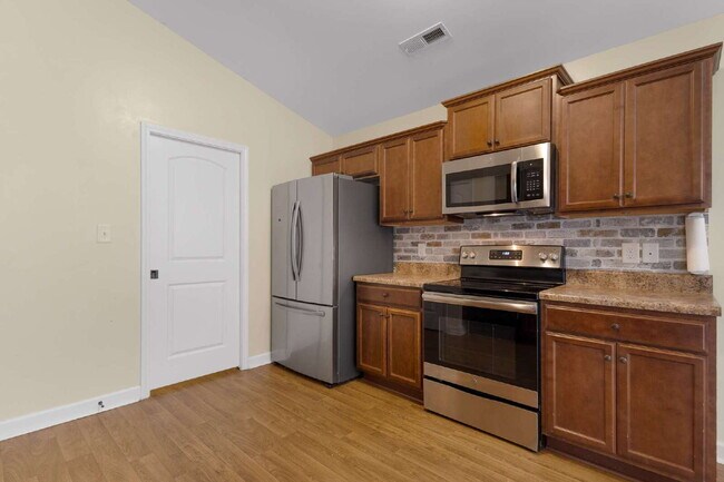 Building Photo - 102 Bridgeport Dr