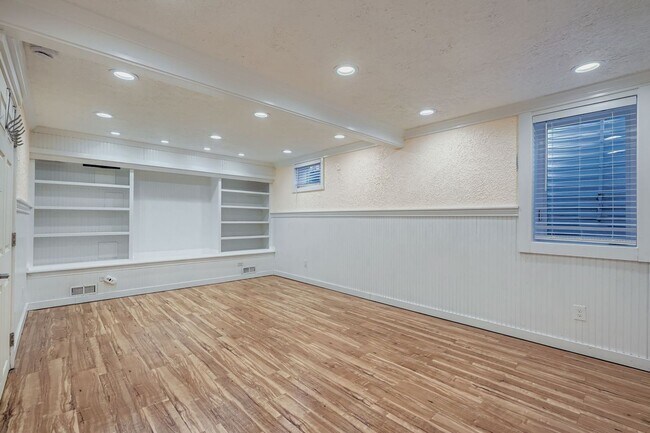 Building Photo - BEAUTIFUL 4 Bed 3 Bath Single Family Home In Boulder!