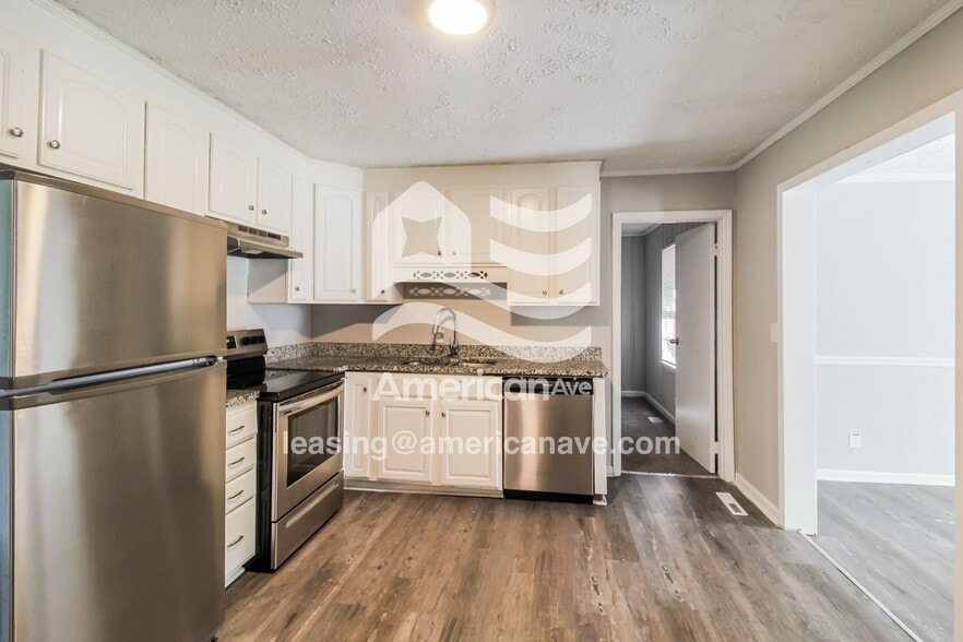 Building Photo - 4316 Summerhill Dr