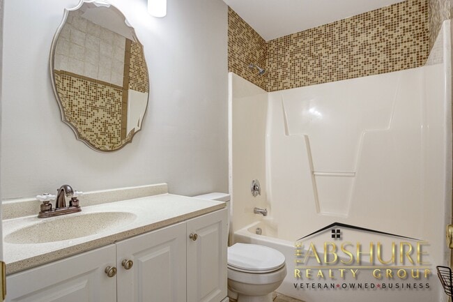 Building Photo - 852 Willow Bay Dr