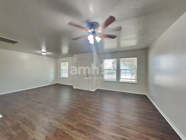 Building Photo - 9220 W Hearthside Dr