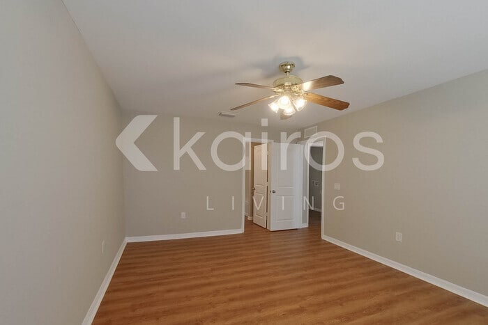 Building Photo - 2825 NW 3rd Pl