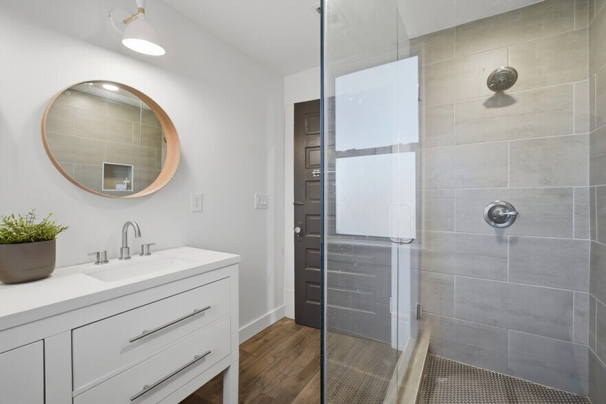 Building Photo - 375 Inman St SW