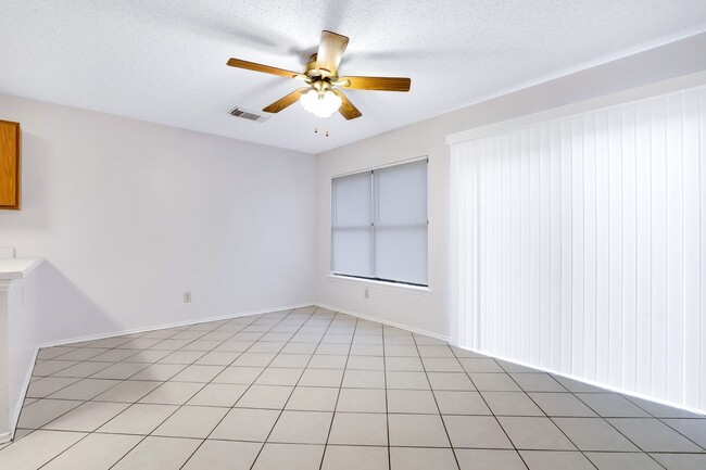 Building Photo - Stunning 3 Bedroom - 2.5 Bath Home for Rent!