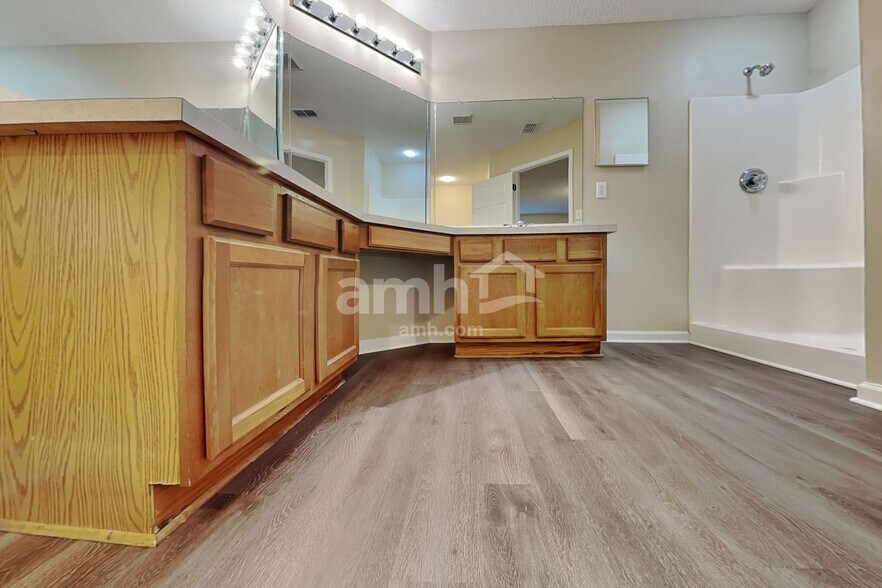Building Photo - 2842 Taylor Hill Dr