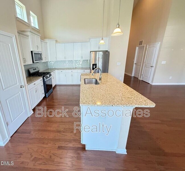 Building Photo - 2433 Cedar Rock Dr